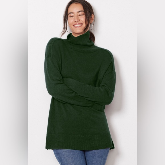 Evereve Sweaters Evereve Carlie Turtleneck Pullover In Green Poshmark